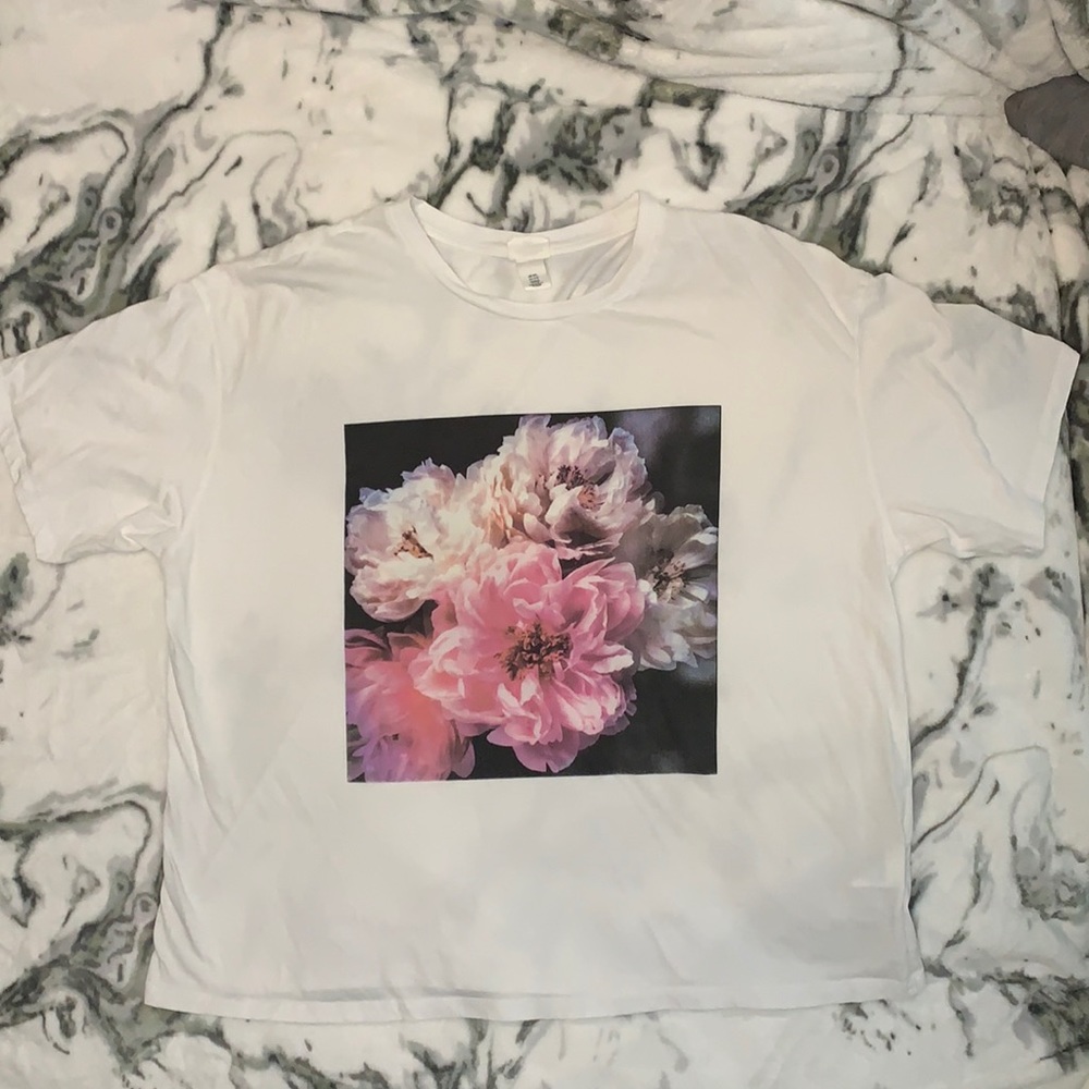 -SOLD- H&M Floral T-Shirt